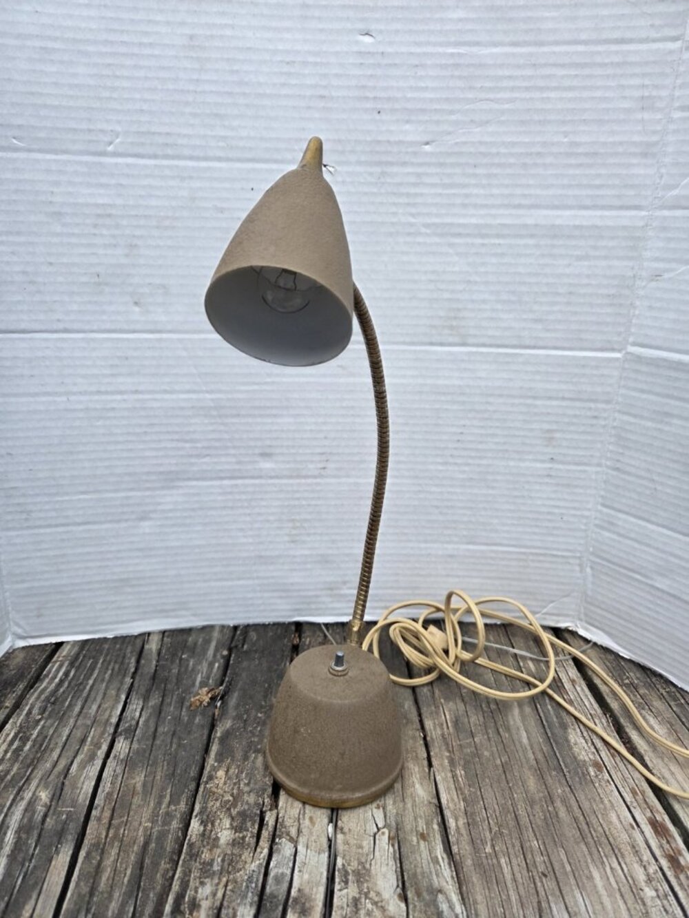 Small Vtg MCM Flexible GOOSENECK Portable Desk Lamp Industrial Atomic Metal Work
